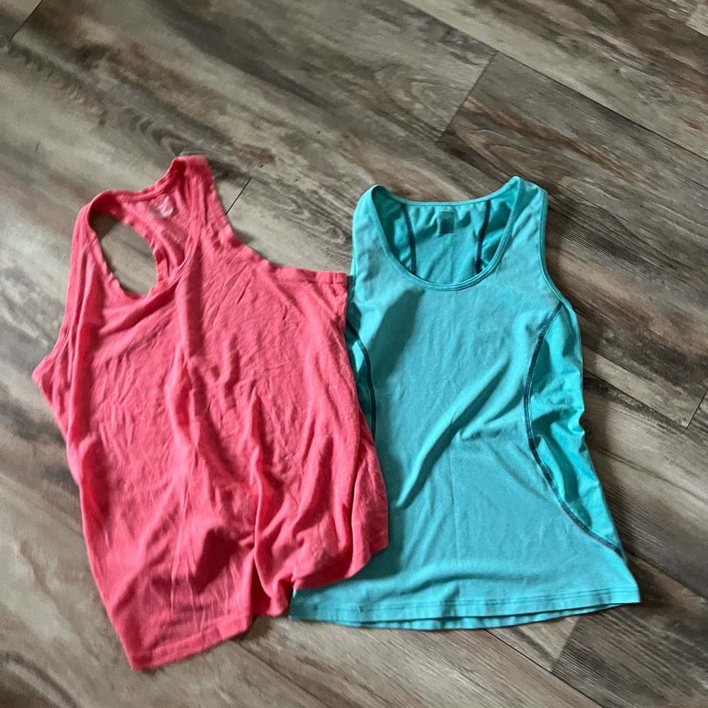 2 XL workout tank tops